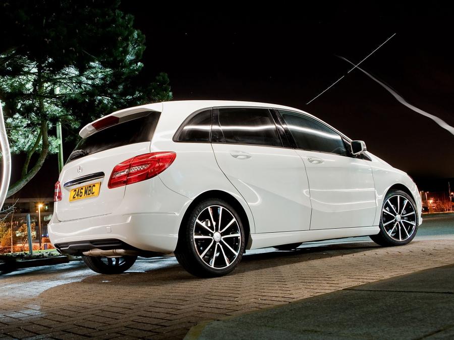  Mercedes-Benz B200 BlueEFFICIENCY 2012 года  (UK) (фото 8 из 14)